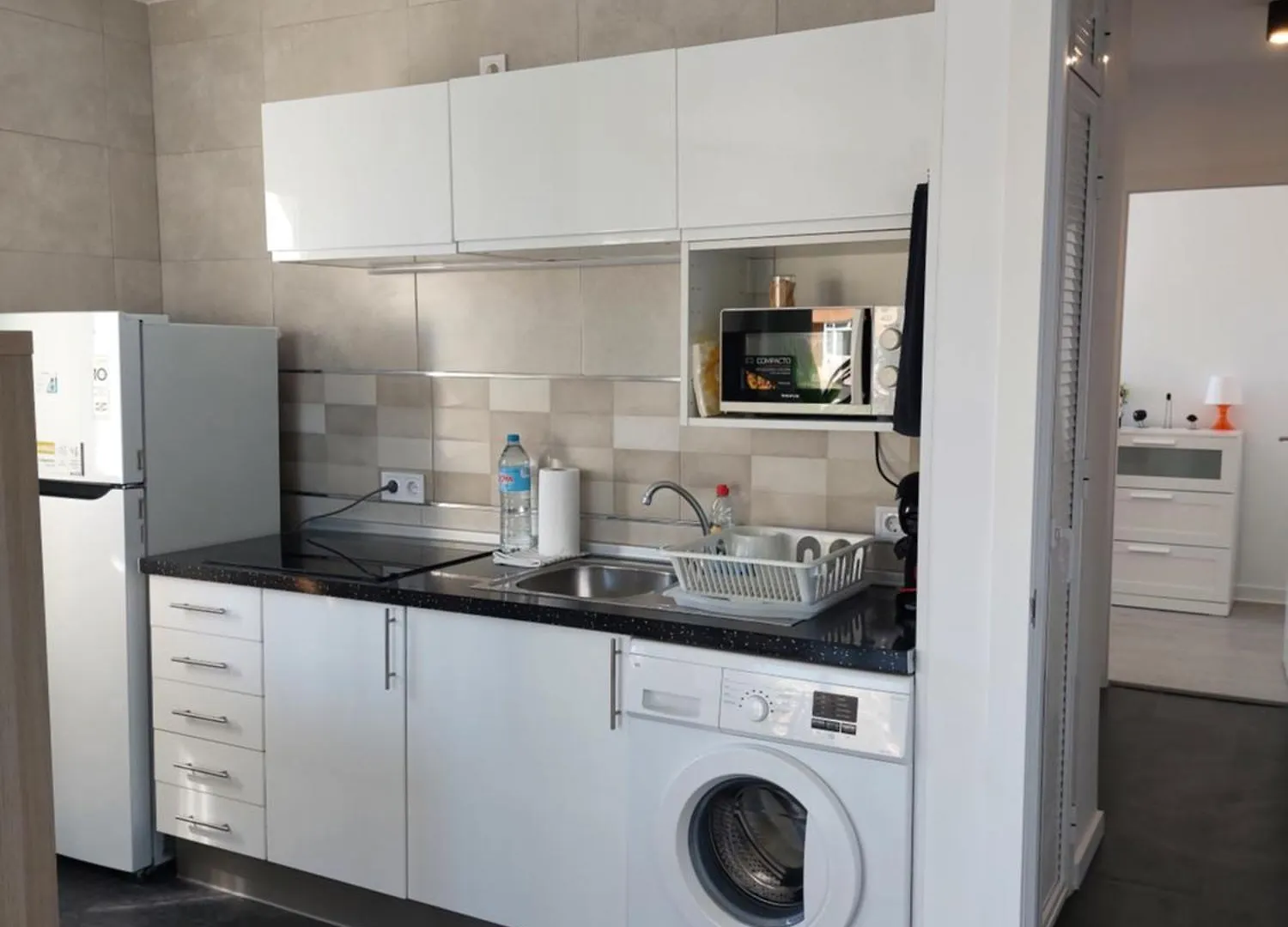 Seaview Apartment 베날마데나코스타